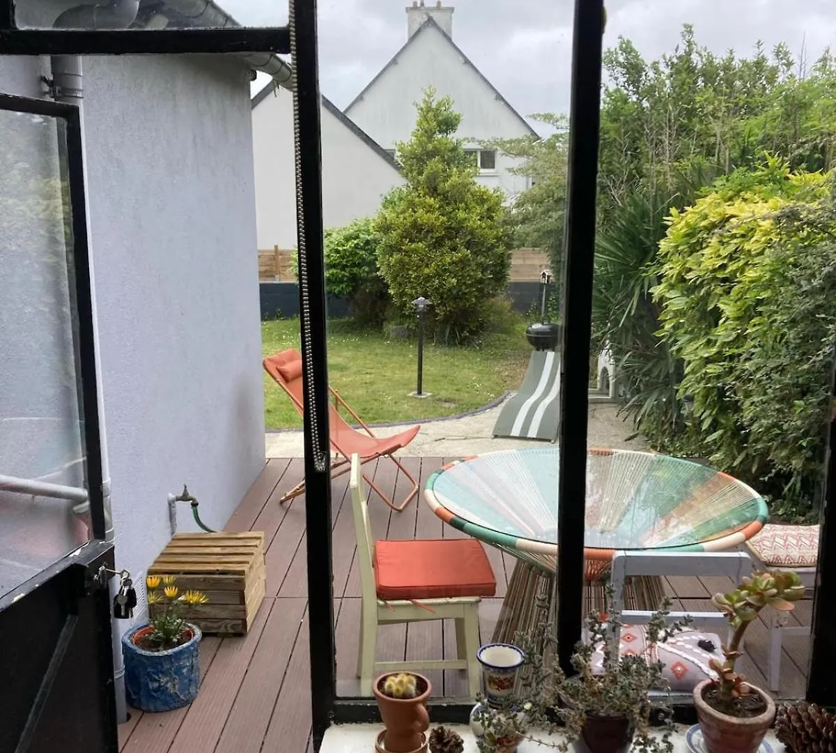Casa de Férias Cosy House With Garden Near City Center Saint-Brieuc França